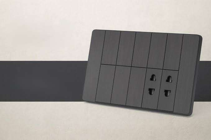 Aura 8-Gang smart switch board in matte black